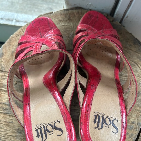 Sofft Leather Heeled Sandals Size 8M Slip On - Picture 5 of 9
